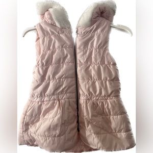 Savannah puffer jacket with bow zipper size 5T never worn